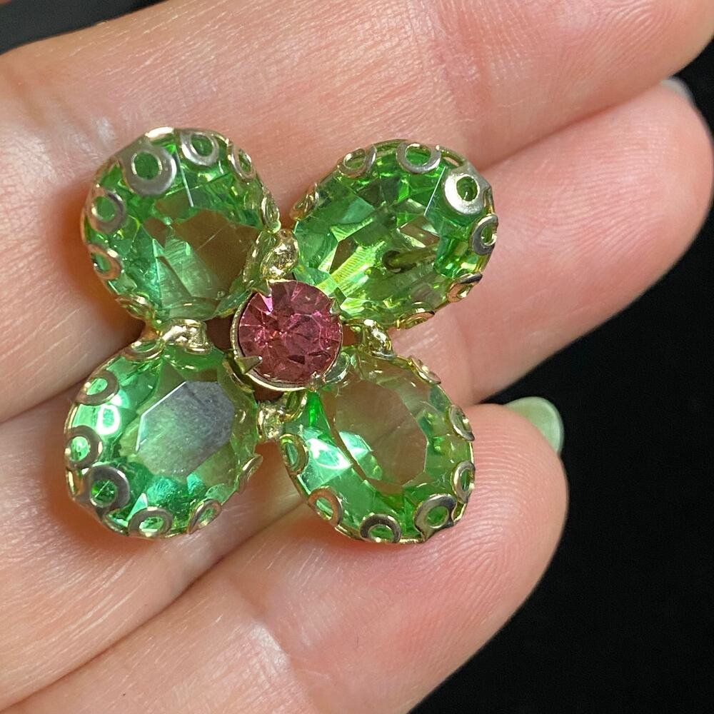 Vintage Flower Pendant Green Glass Rhinestone Pink Center Gold Tone 1" Retro